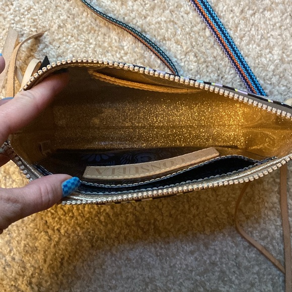 Dee Consuela Midtown Crossbody! - Picture 4 of 4